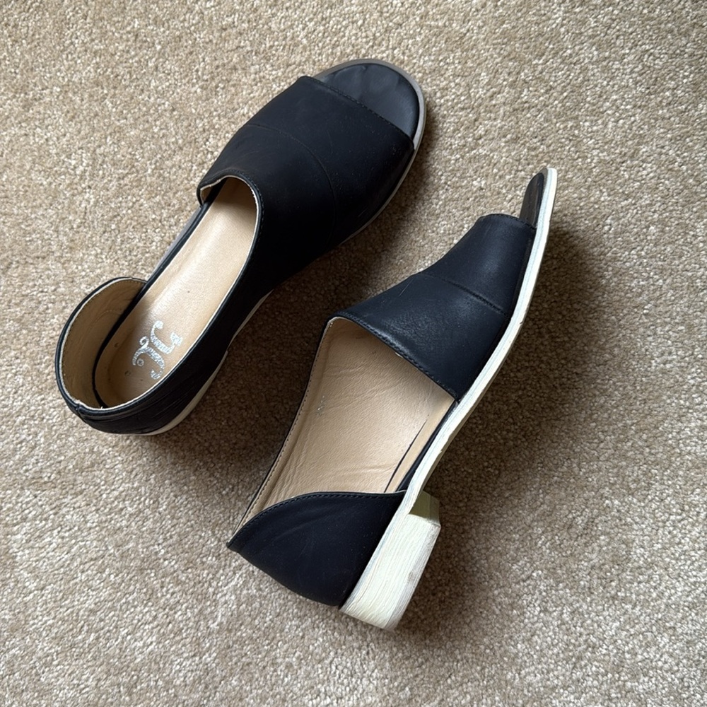 Women’s Black Journee Collection Nakita Sandal - Picture 2 of 10